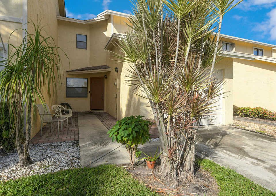 1st image of 1519 Woodbridge Lakes Cir