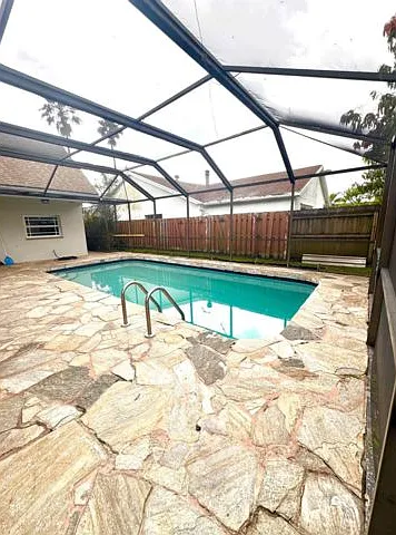 531 SW 167th Ter — Photo 12