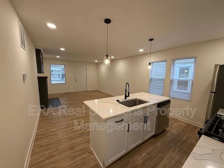 849 Heyl Ave — Photo 4
