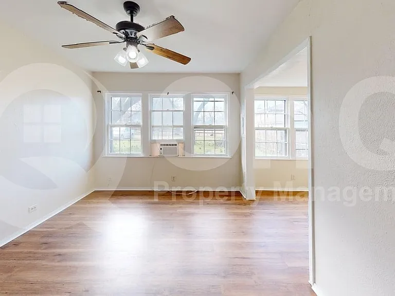 224 W Hull St #B — Photo 10