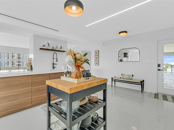 4th image of 111 N Pompano Beach Boulevard #1114