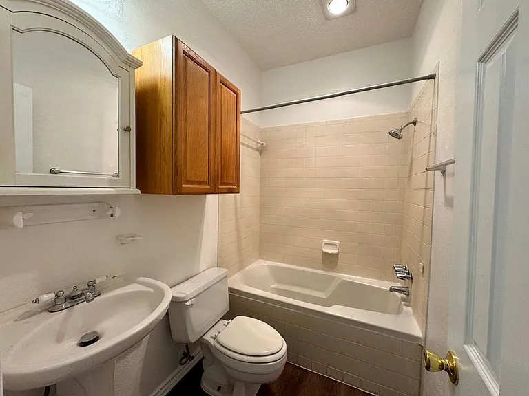 16404 Edgemere Dr — Photo 5