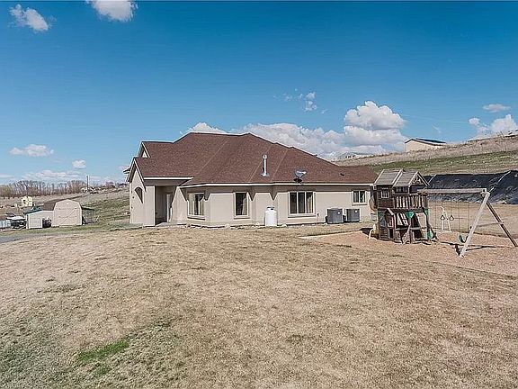 5th image of 8831 Road K NE