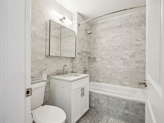 5th image of 160 E 48th St #12Q1