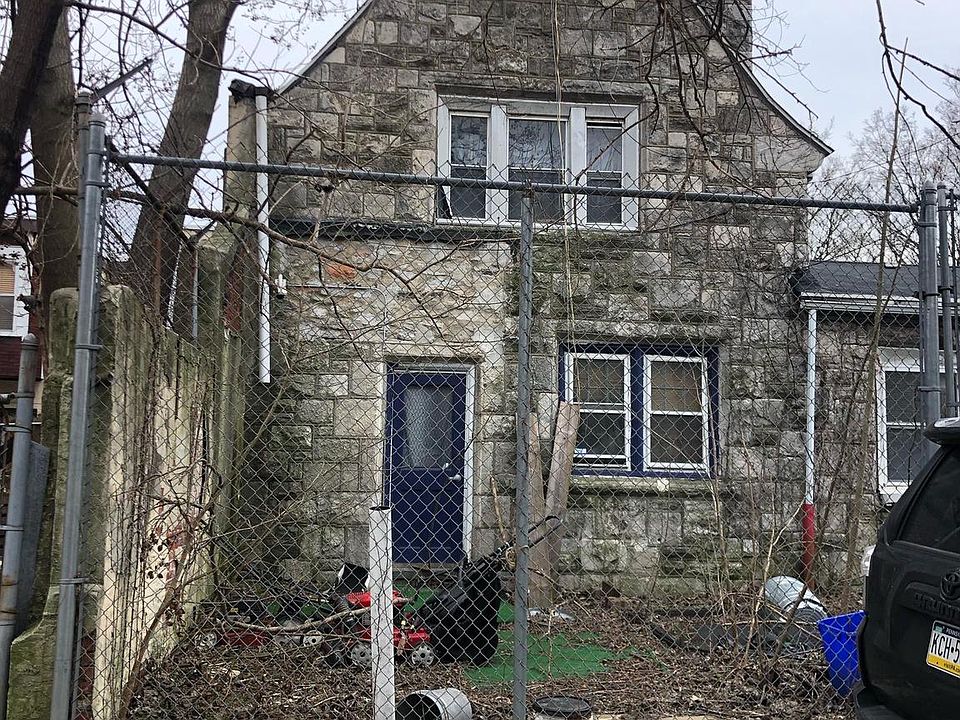 2nd image of 2631 Wharton St