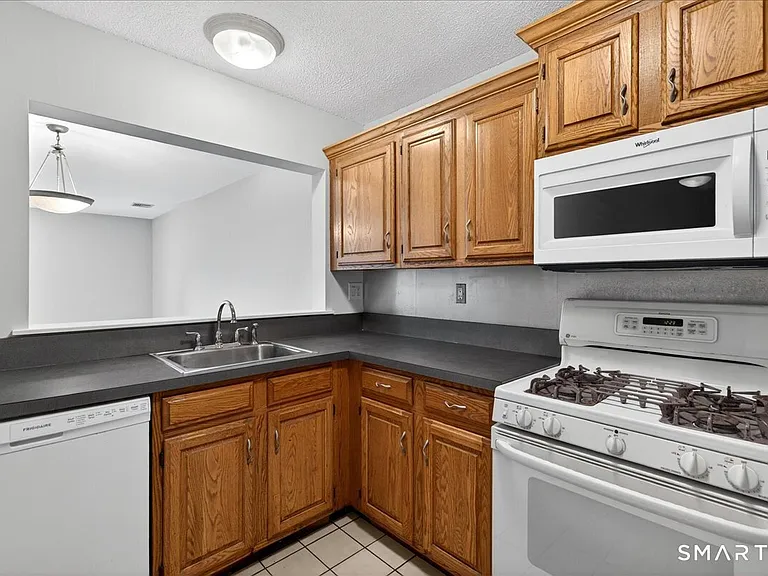 60 Coleman St #A8 — Photo 11