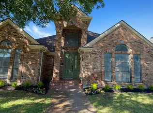 917 McCoy Dr, Irving, TX 75062