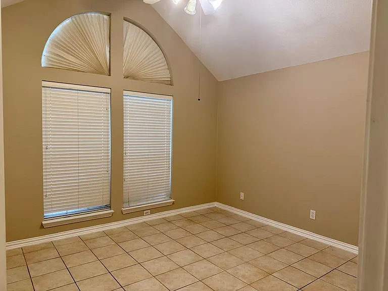 2151 Arbor Creek Dr — Photo 13
