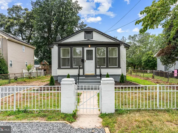 32 Garden Ave, Blackwood, NJ 08012