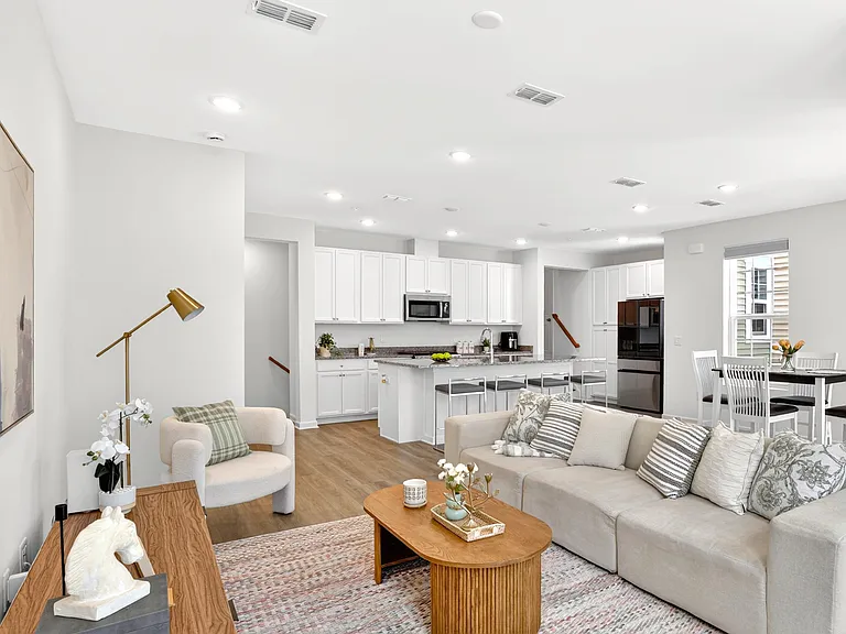 225 Myrtle Rd — Photo 3