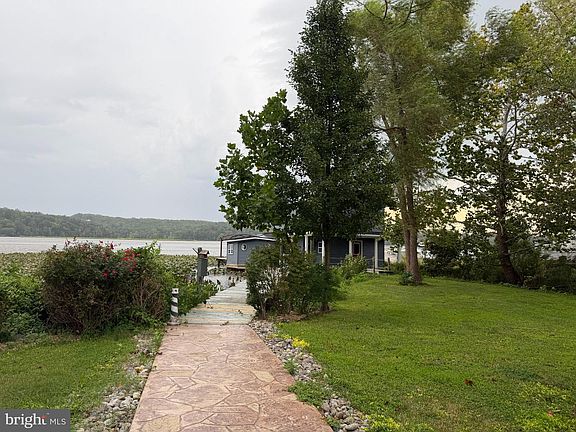 3rd image of 111 Willow Landing Rd