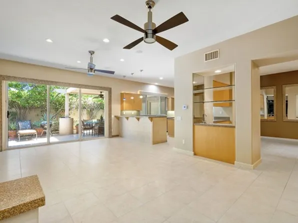 240 W Kavenish Dr, Rancho Mirage, CA 92270