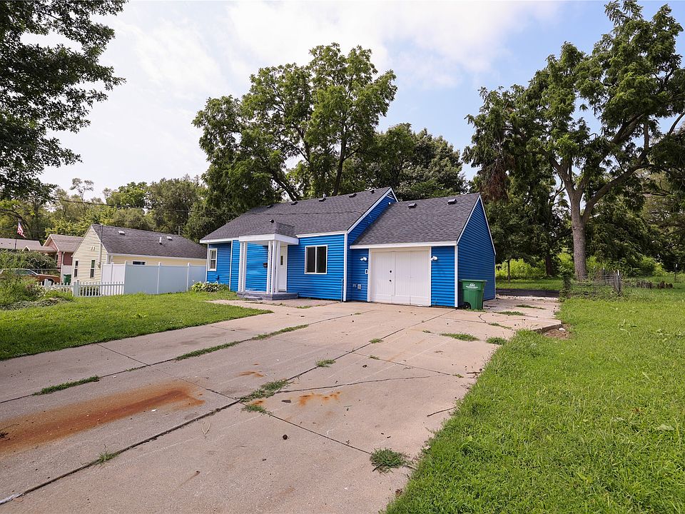 1st image of 4720 NE 30th St