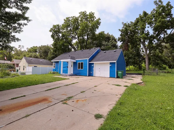 4720 NE 30th St, Des Moines, IA 50317