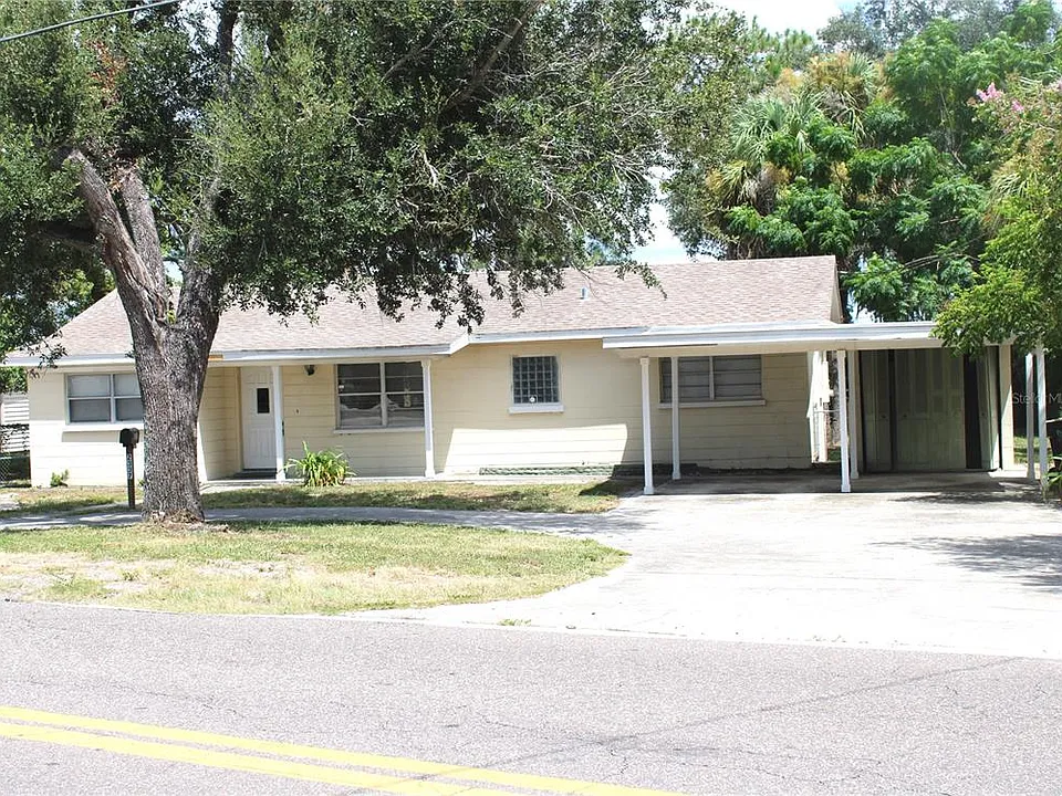 2337 N Crystal Lake Dr