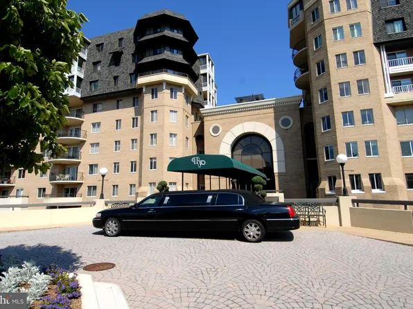 1250 S Washington St Unit 315, Alexandria, VA 22314