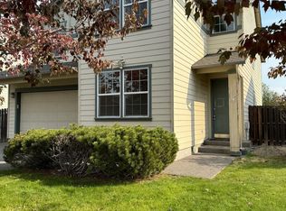2136 NE 5th St, Redmond, OR 97756