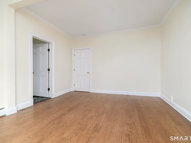 18 Elm Tree Pl #1 — Photo 17