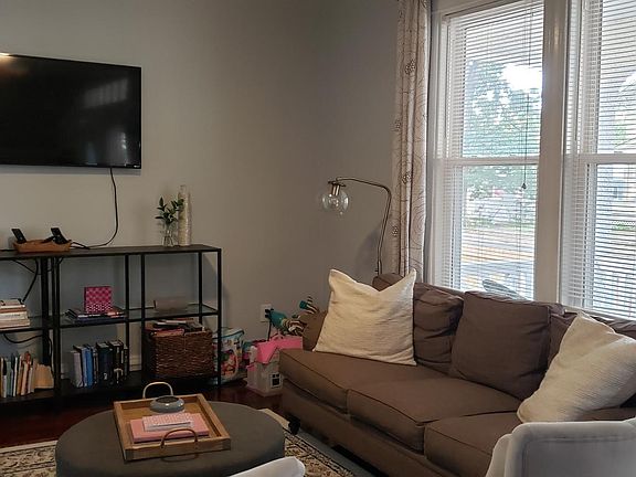 3rd image of 3109 North Ave
