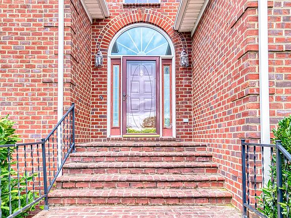 5th image of 7444 Deerwood Dr