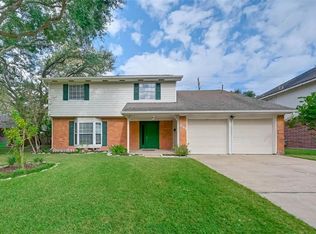 841 Lakeview Dr, Sugar Land, TX 77498