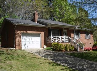 656 Woodland Cir, Asheboro, NC 27203