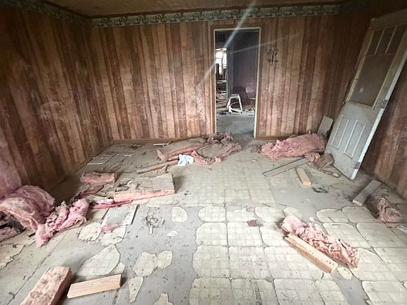 3rd image of 190 Montrose Rd