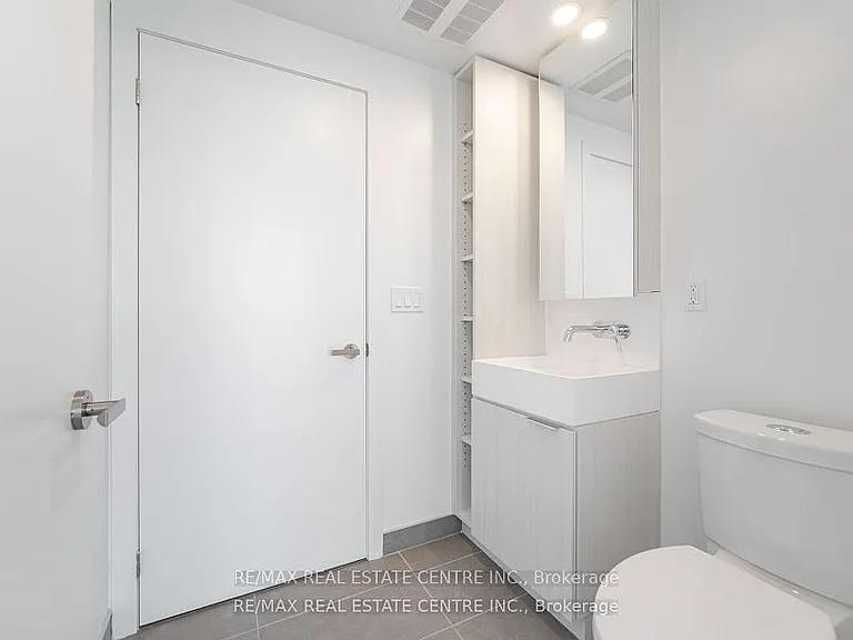 370 Martha St #1703 — Photo 29