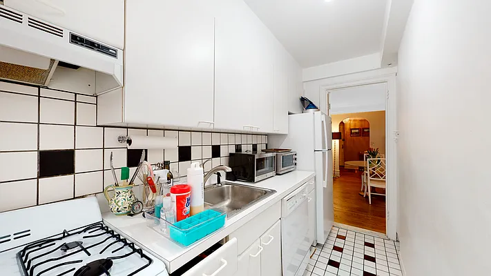 Sold by Upton Realty Group | media 18