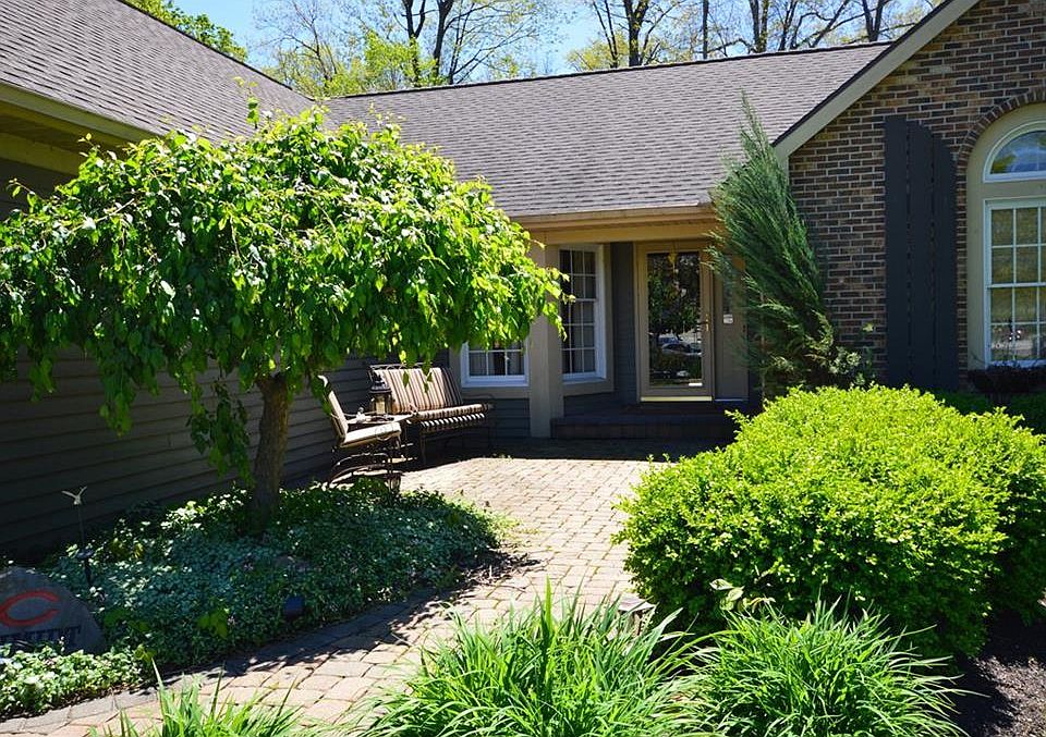 1st image of 810 Heritage Dr