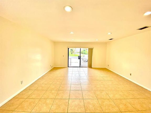4th image of 125 S Palmway APT 2