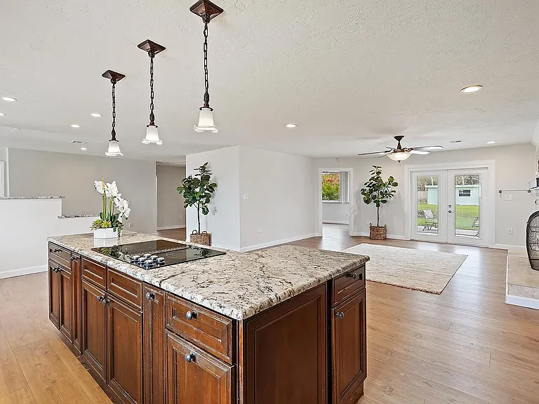 6205 S Indian River Dr — Photo 21