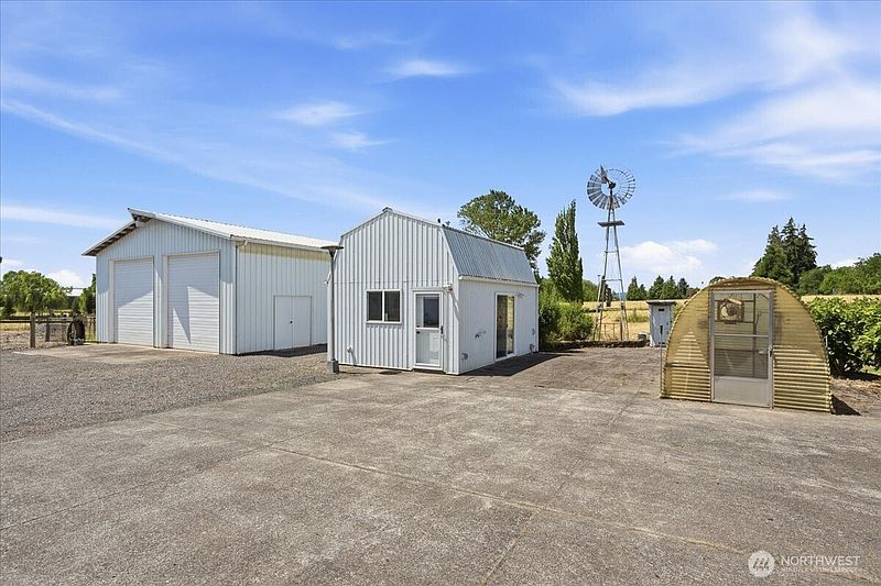 4th image of 22800 NW 31st Avenue
