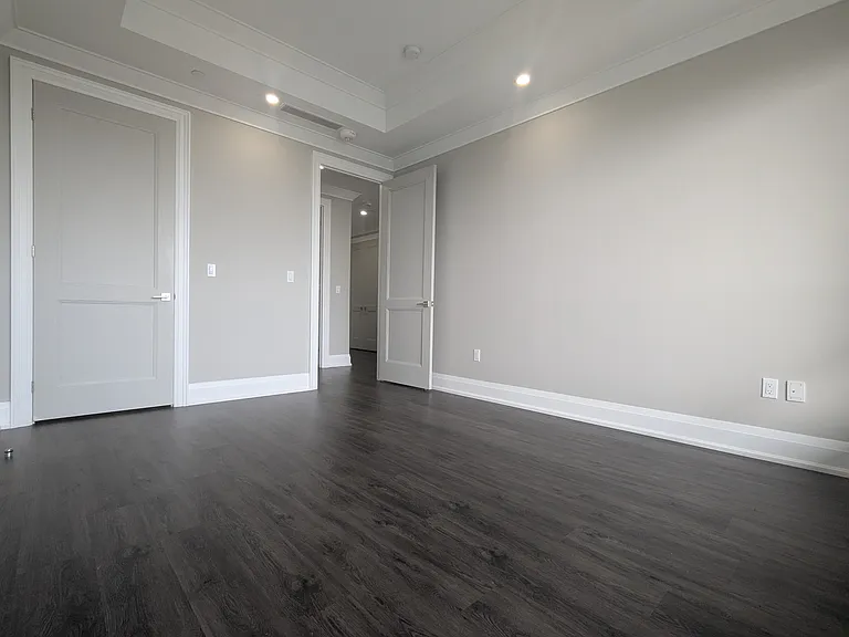 121 King St W — Photo 43