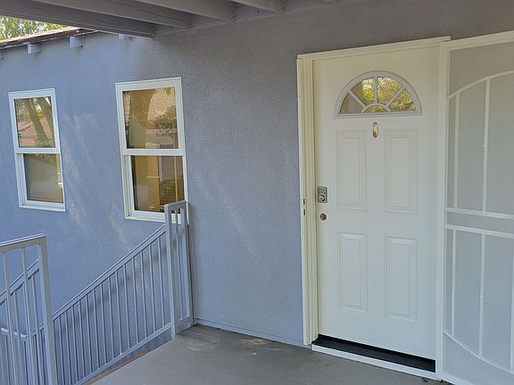 4th image of 155 N C St #1/2