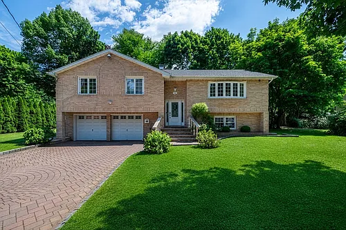 18 Carlyle Pl Photo 1