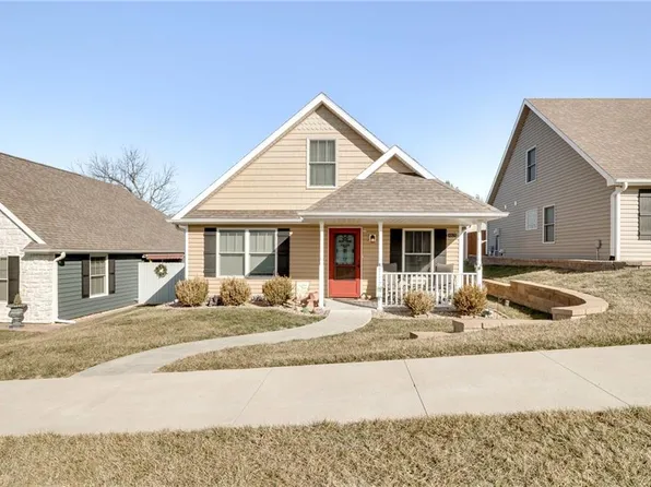 4805 N Creek Woods Dr, Saint Joseph, MO 64507