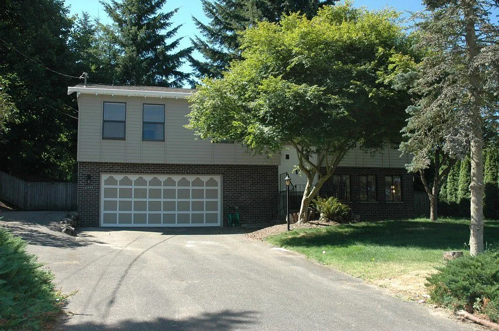 6307 NE 196th St photo 1