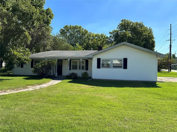 3900 Sims Ave, Saint Ann, MO 63074