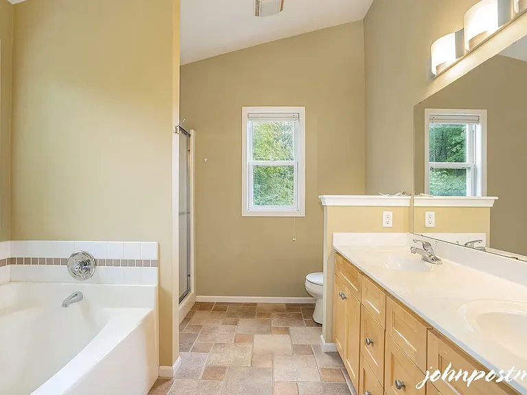 3628 Long Grove Dr SE — Photo 2