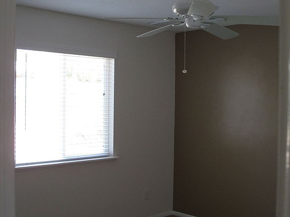 2nd Bd, HUGE closets!