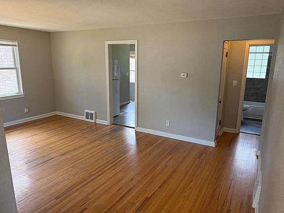 3rd image of 2513 S West Ave