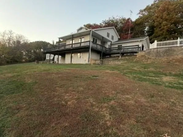 12622 Walnut Hills Cir, New London, MO 63459