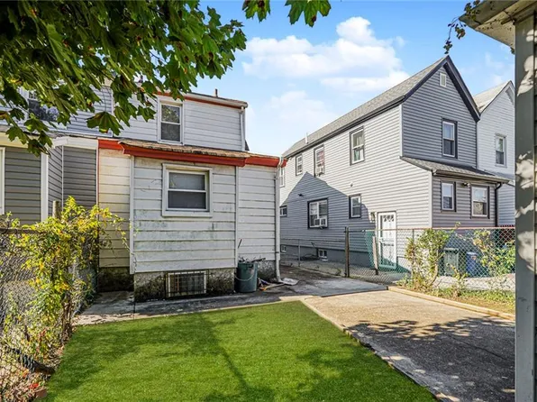 118-15 203rd Street image 5 of 25