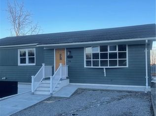 24 Lecia Dr, Providence, RI 02909