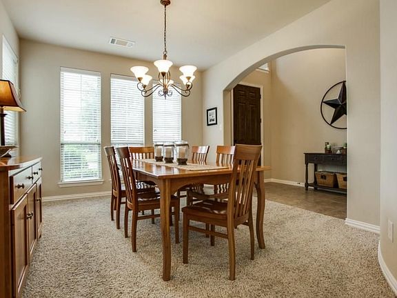 5th image of 10640 Leesa Dr
