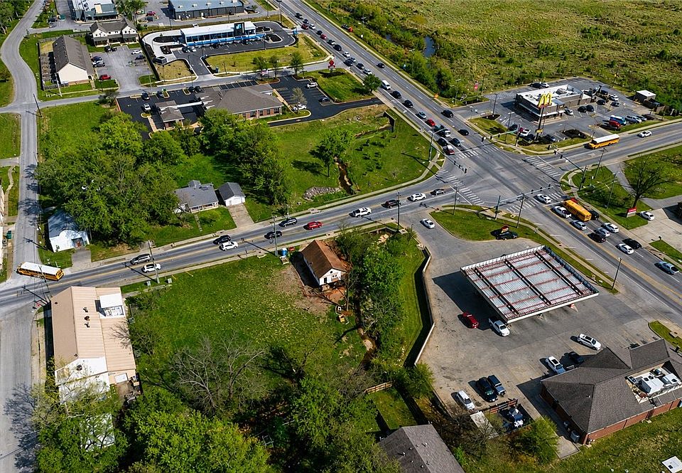 1st image of N North Main St #4