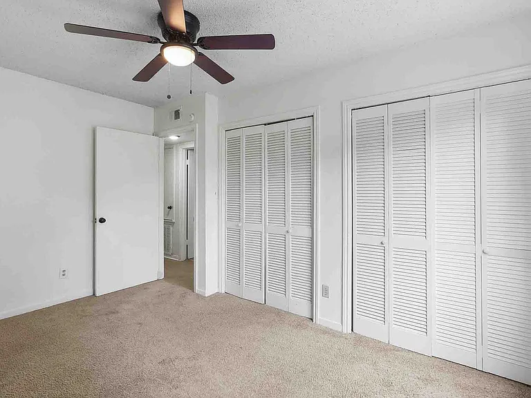 Chestnut Place Apartments — Photo 12