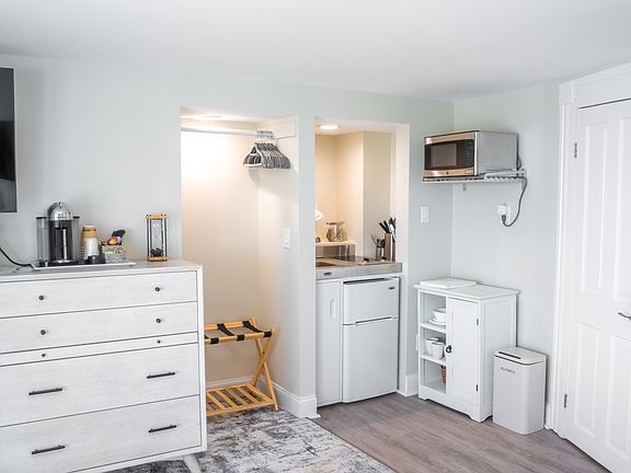 2nd image of 935 Ocean Blvd #203