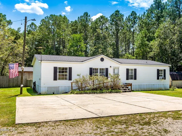 17165 Carnation St, Kiln, MS 39556